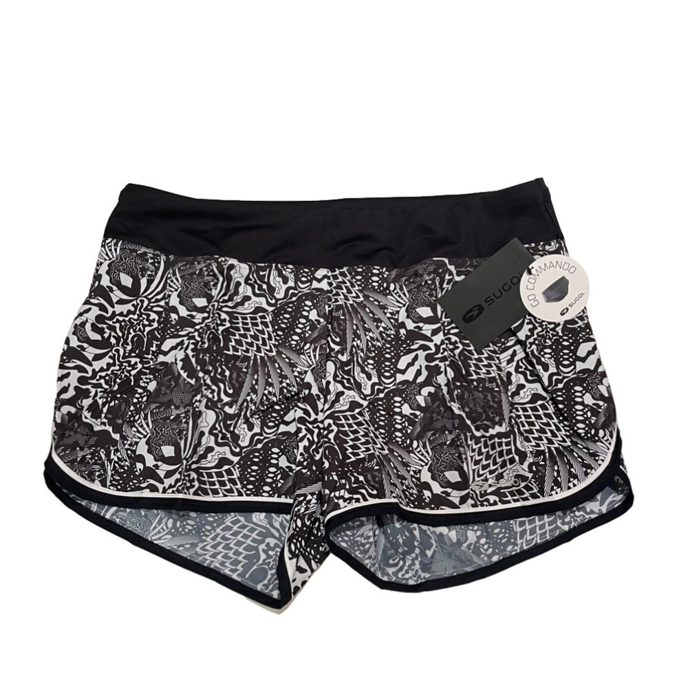 NWT SUGOI Fusion 4 inch Short in Black and White Floral